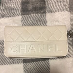CHANEL Cream Quilted Leather Wallet